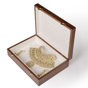 Choker Set Box