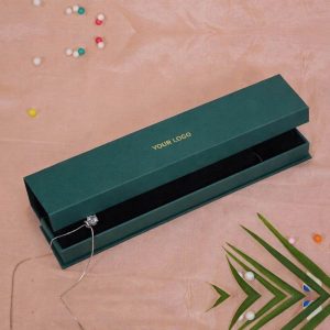Magnetic chain box